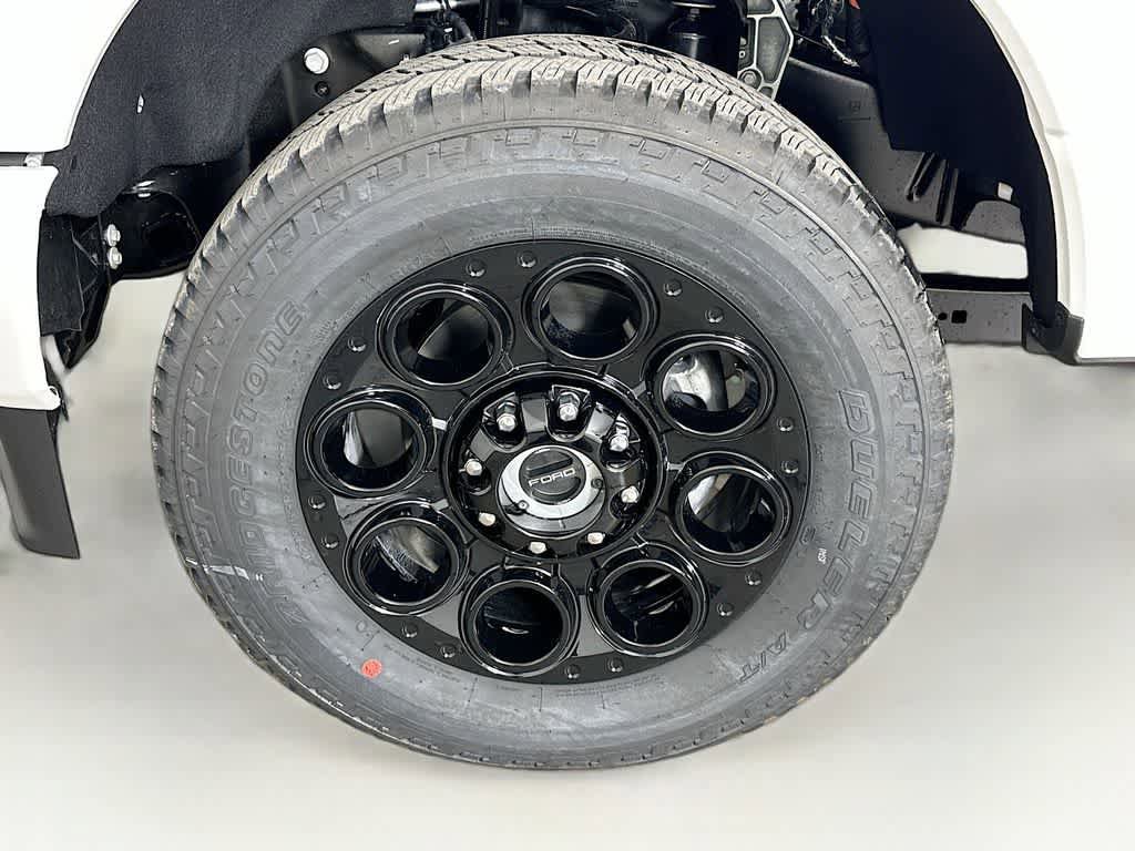 New 2026 Ford F250 Lariat w/ Black Appearance Package AWD/4WD image 8
