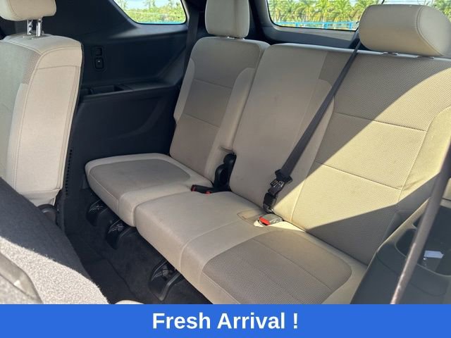 Used 2023 Chevrolet Traverse LS FWD image 4