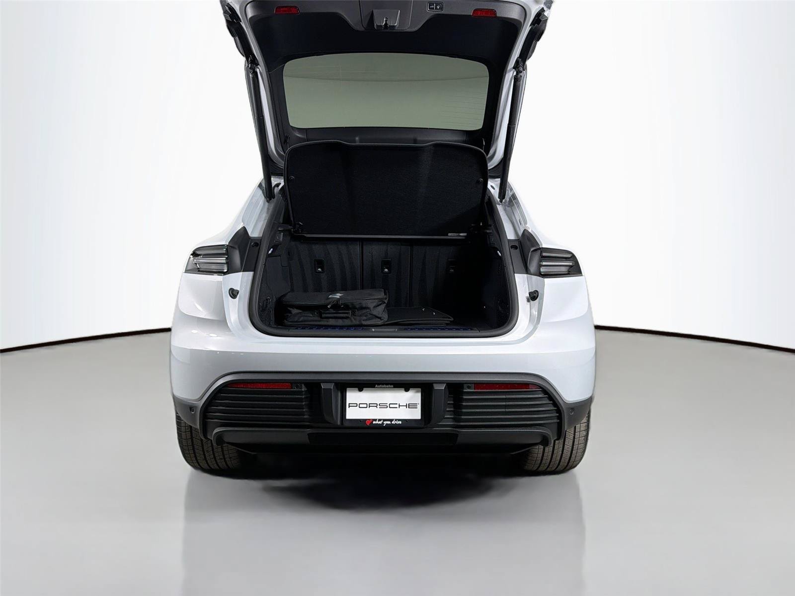 Certified 2026 Porsche Macan 4 Electric RWD image 36