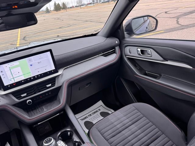 Used 2025 Ford Explorer ST-Line w/ ST-Line Street Pack image 15