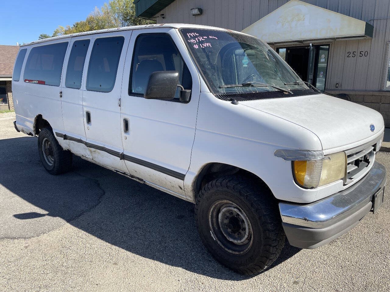 Used 1996 Ford E-350 and Econoline 350 XLT RWD image 2