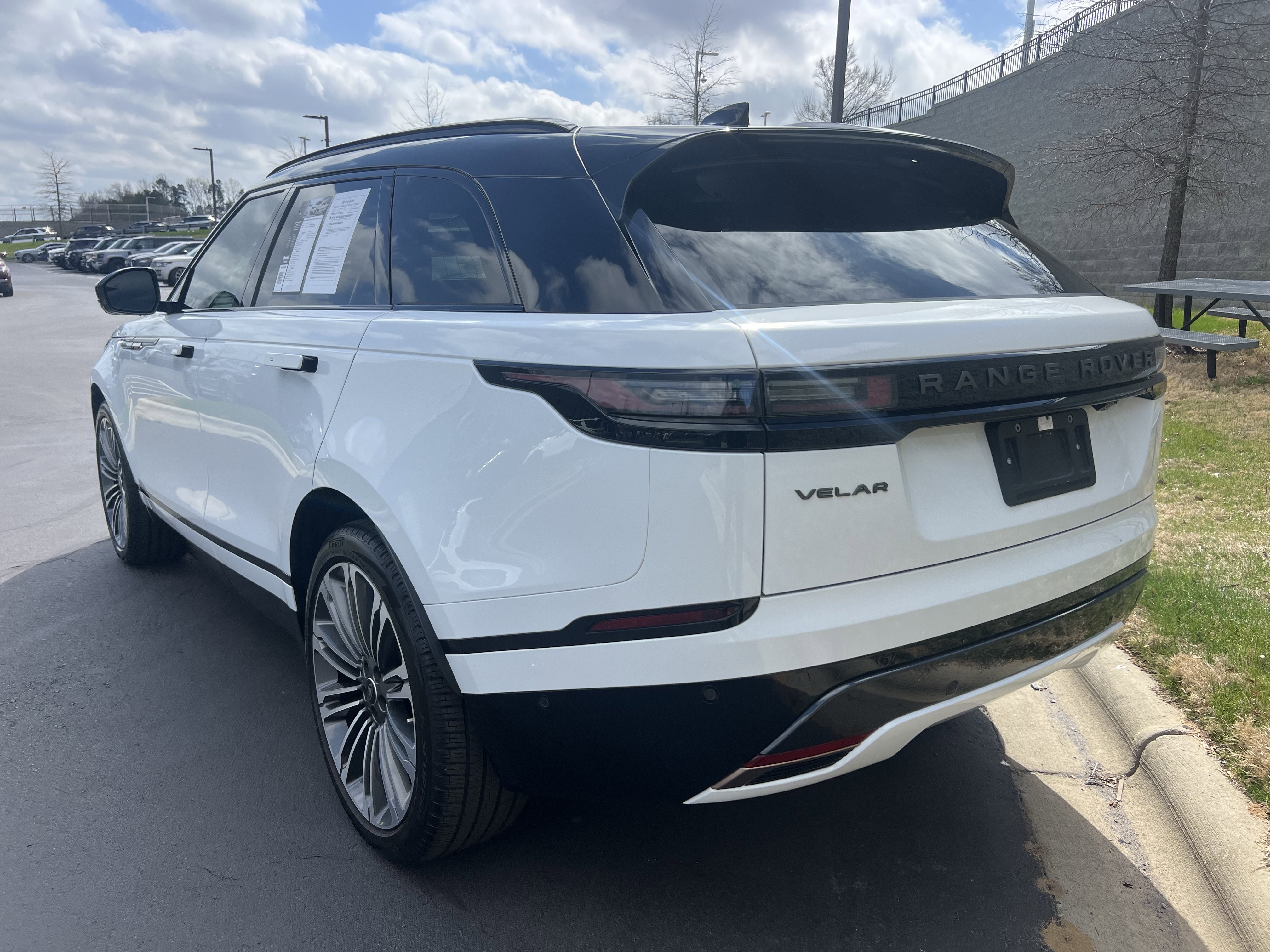 Certified 2025 Land Rover Range Rover Velar Dynamic HSE AWD/4WD image 5