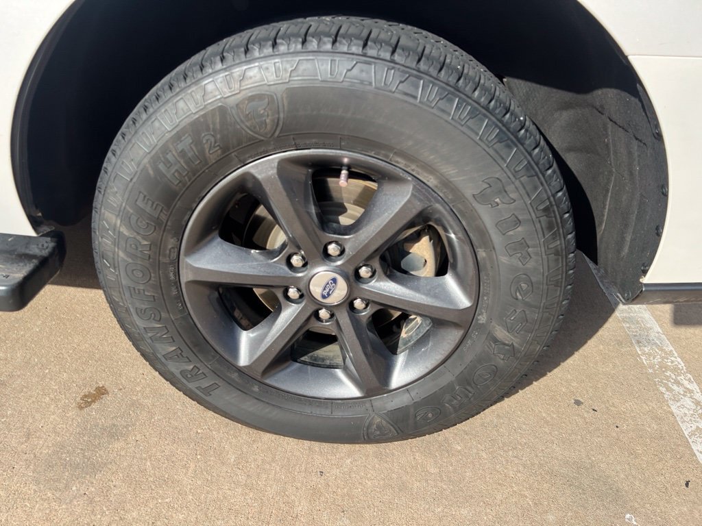 Used 2018 Ford Expedition XLT w/ Equipment Group 202A AWD/4WD image 5