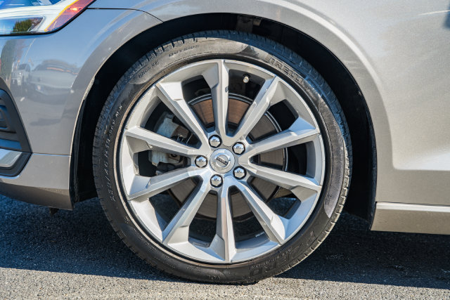 Used 2019 Volvo S60 T5 Momentum w/ Premium Package FWD image 15