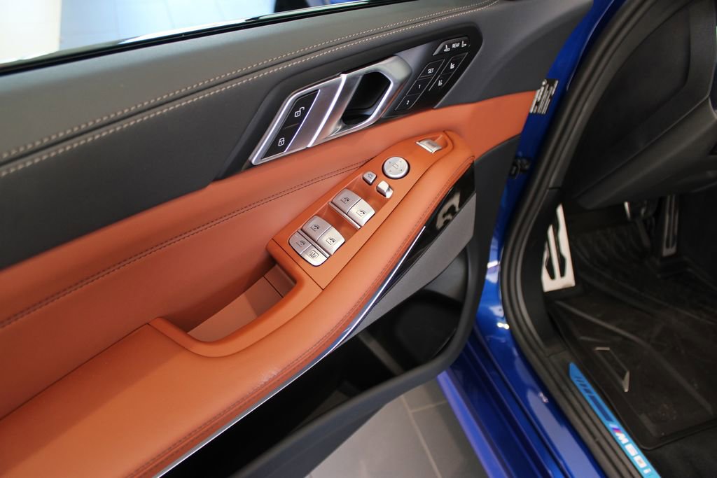 Used 2025 BMW X7 M60i AWD/4WD image 27