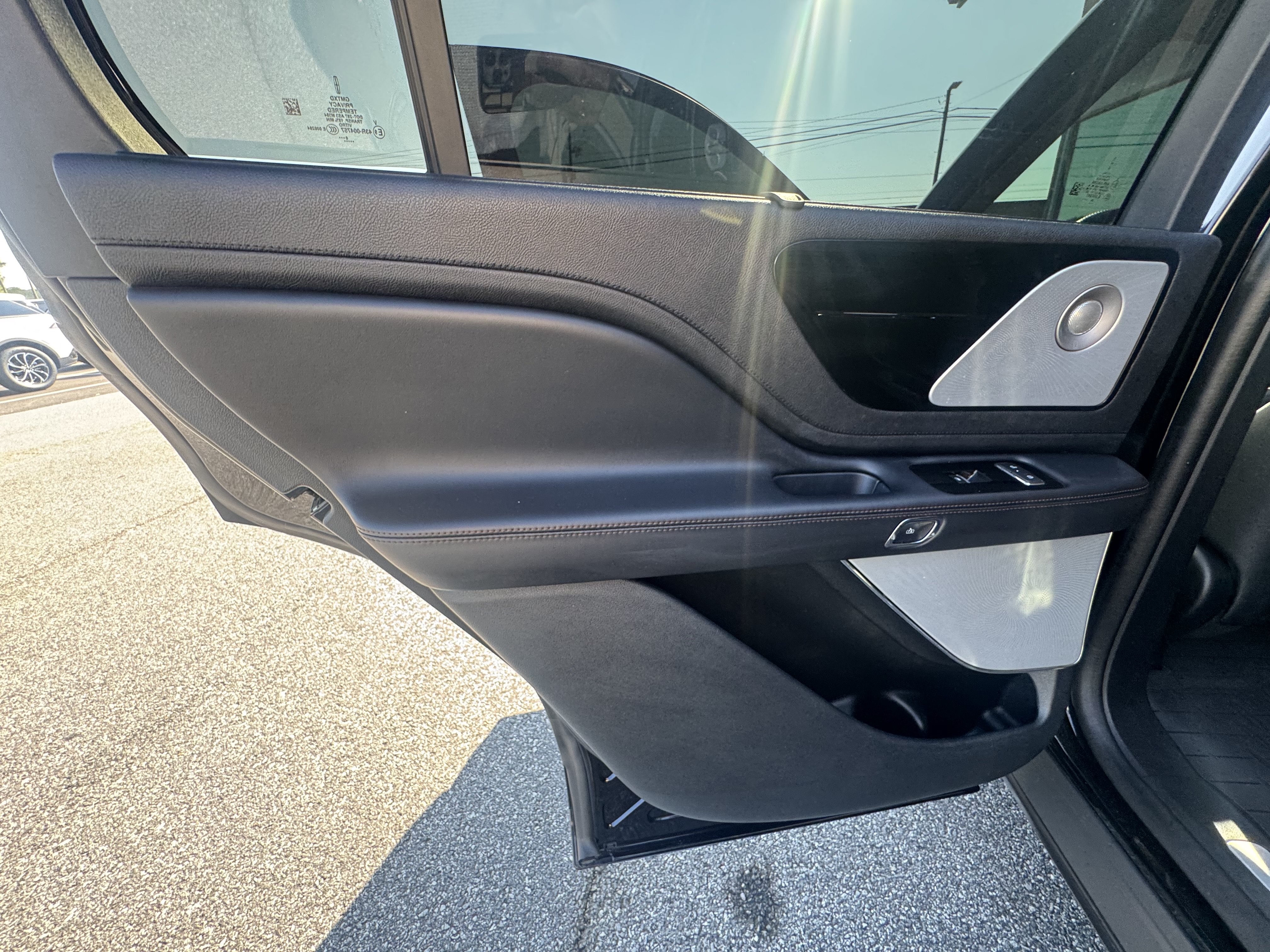 Used 2021 Lincoln Aviator Reserve w/ Equipment Group 210A AWD/4WD image 8