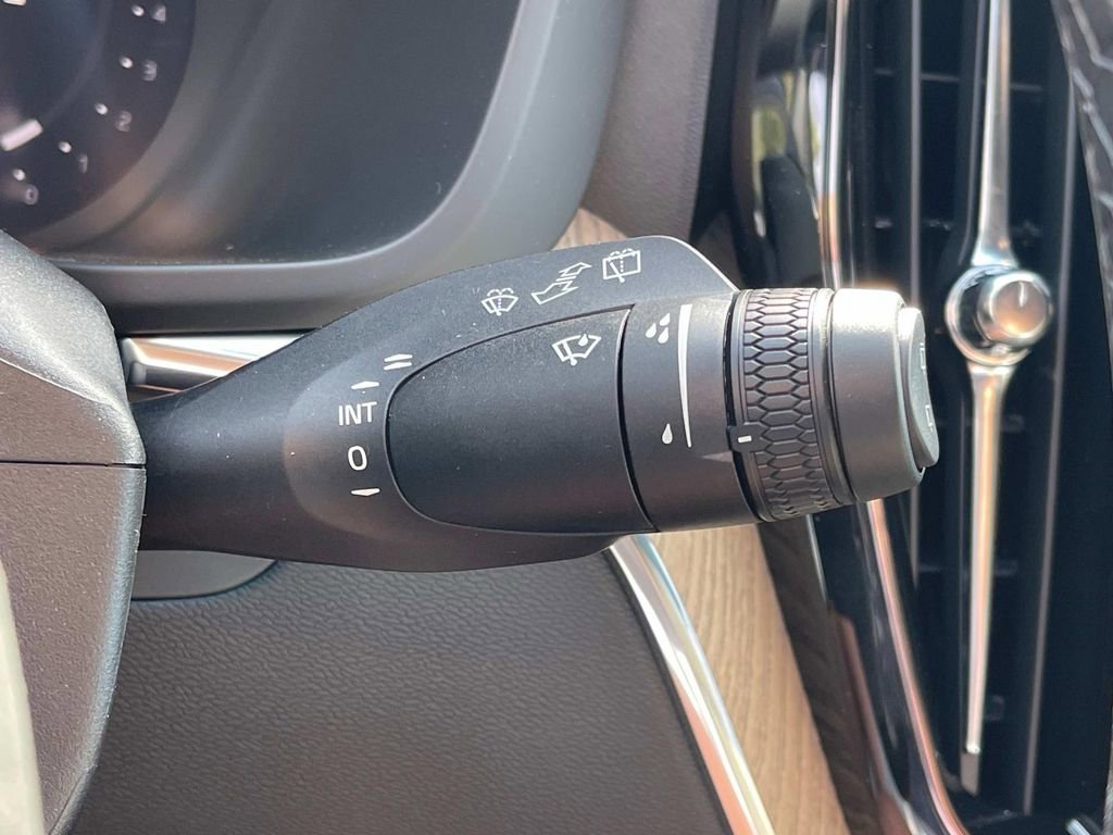 New 2026 Volvo XC60 B5 Plus w/ Protection Package Premier image 34