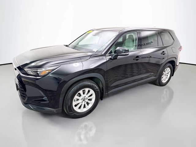 Used 2024 Toyota Grand Highlander FWD image 3