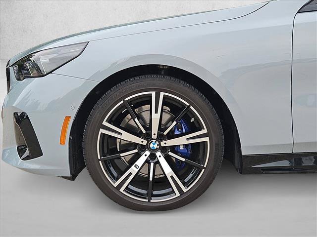 Used 2026 BMW 530i xDrive w/ M Sport Package AWD/4WD image 7