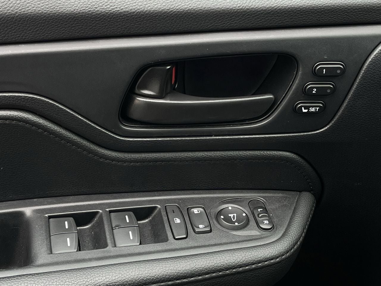 Used 2025 Honda Odyssey Sport-L image 20