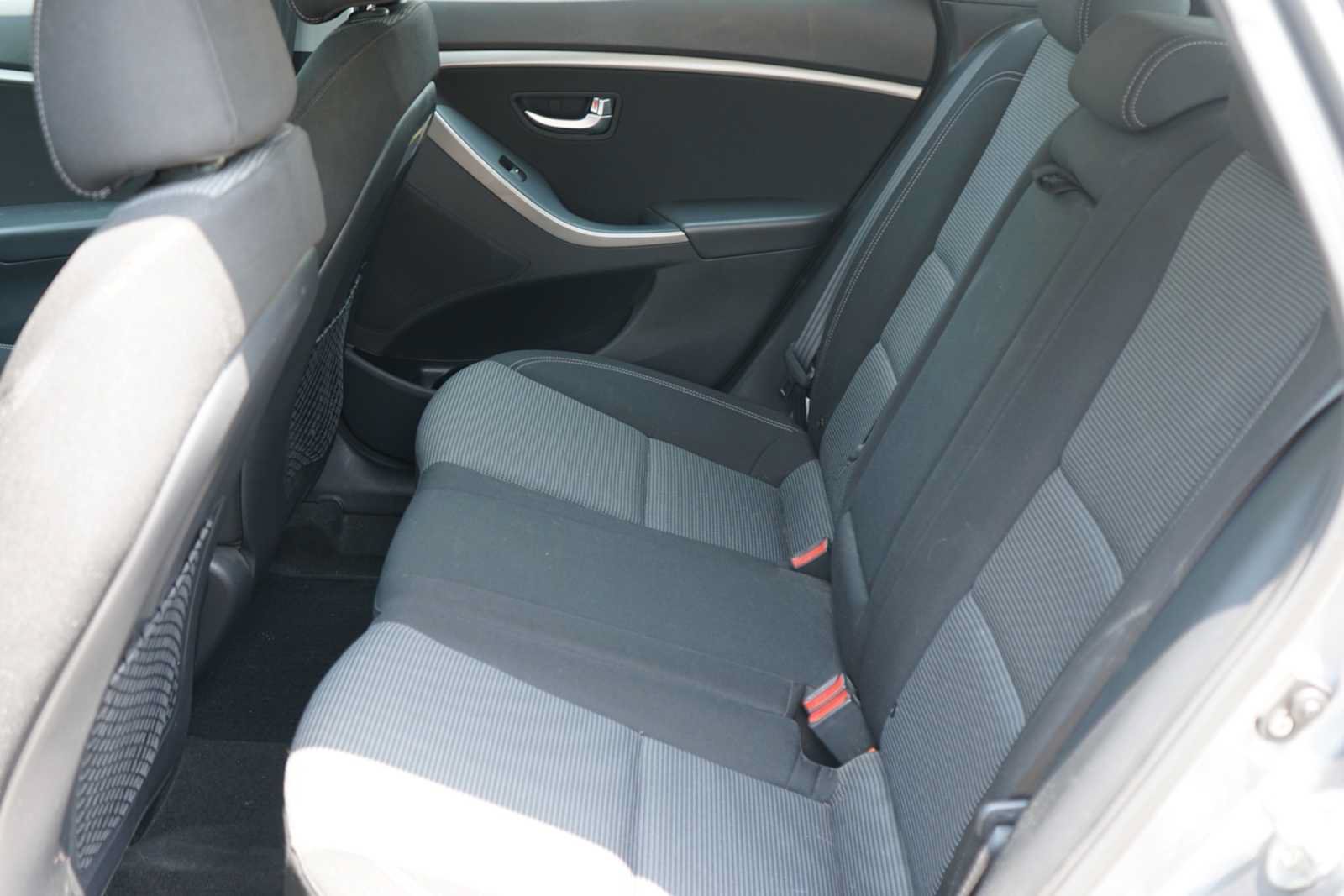 Used 2016 Hyundai Elantra GT FWD image 16