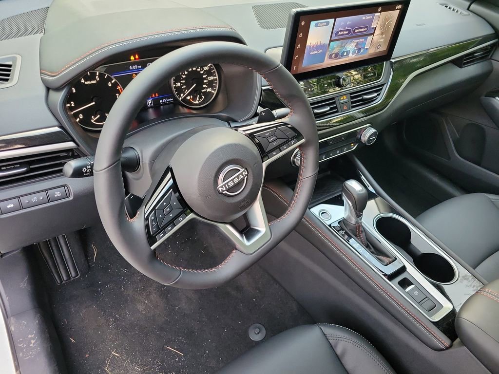 New 2025 Nissan Altima 2.5 SR w/ SR Premium Package image 22