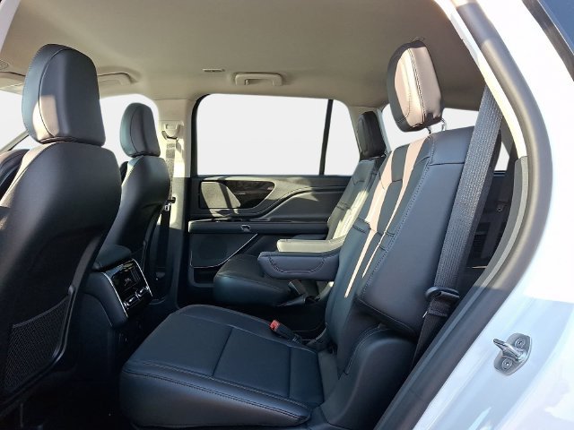 New 2026 Lincoln Aviator AWD image 9