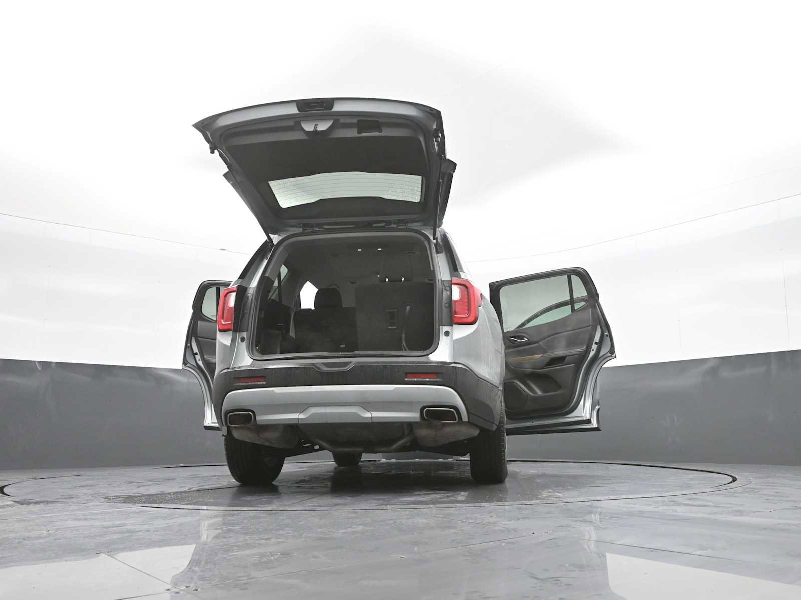 Used 2023 GMC Acadia SLE image 51