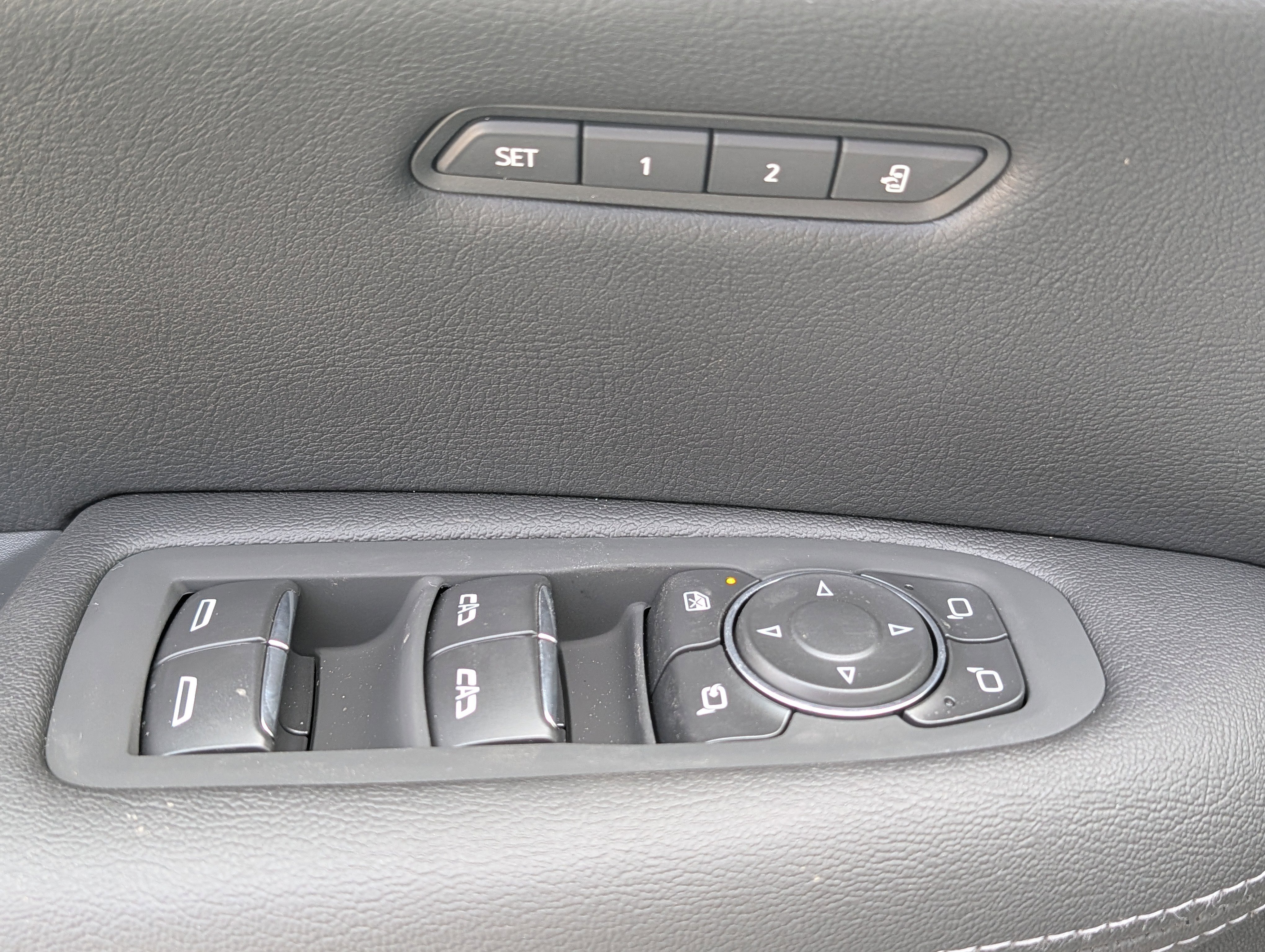 New 2026 Cadillac XT5 Premium Luxury w/ LPO, Floor Liner Package image 17