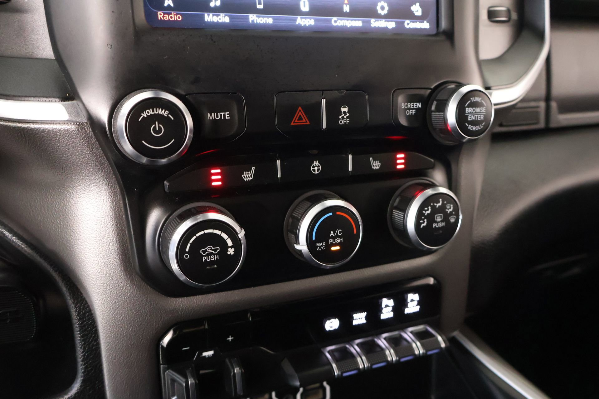 Used 2019 RAM 2500 Big Horn w/ Black Appearance Package image 7