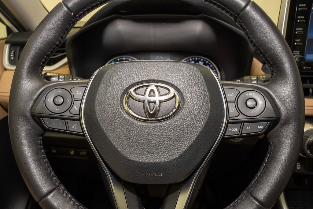 Used 2021 Toyota RAV4 XLE image 20