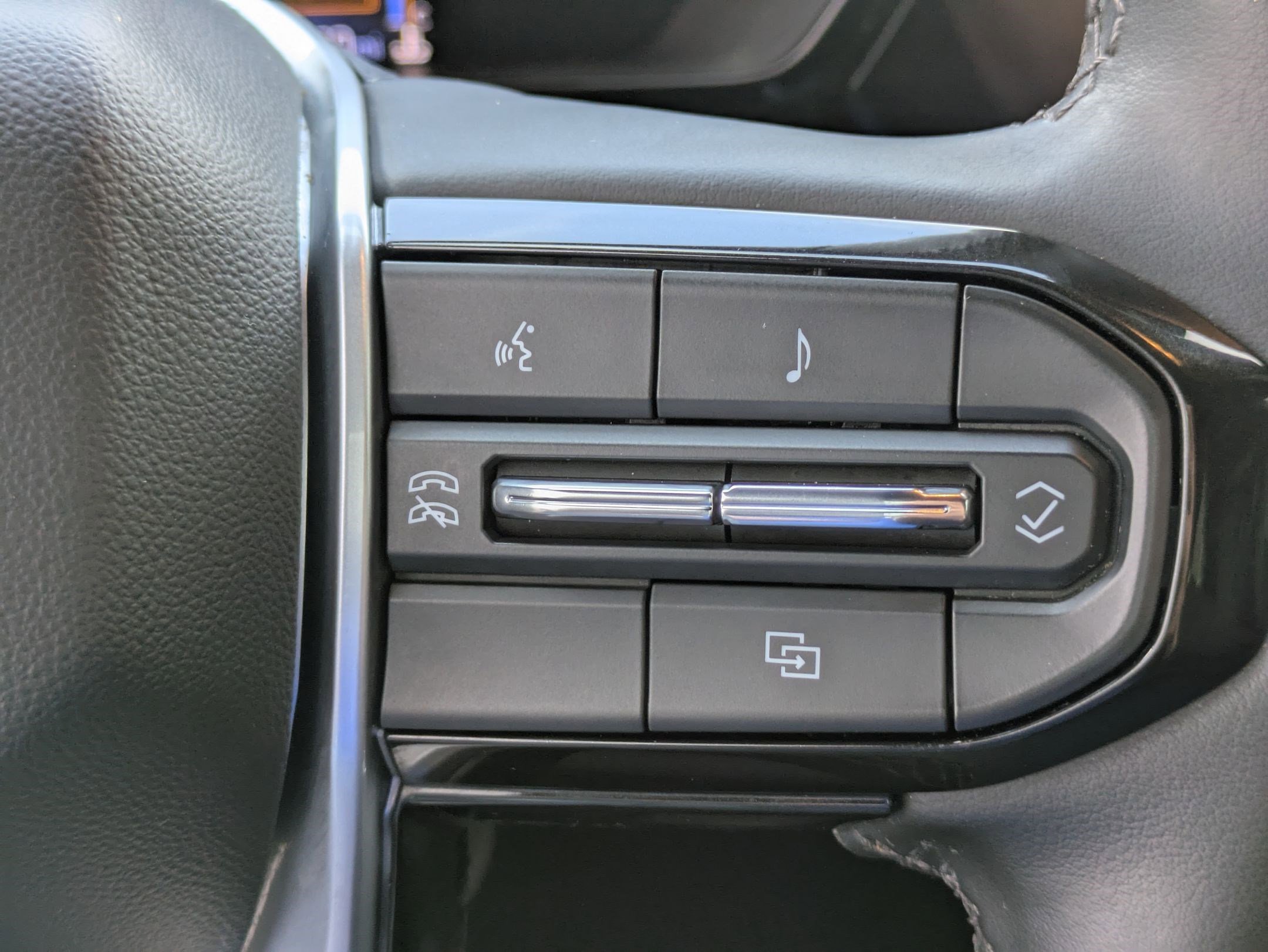 Used 2023 Chevrolet Colorado LT image 18