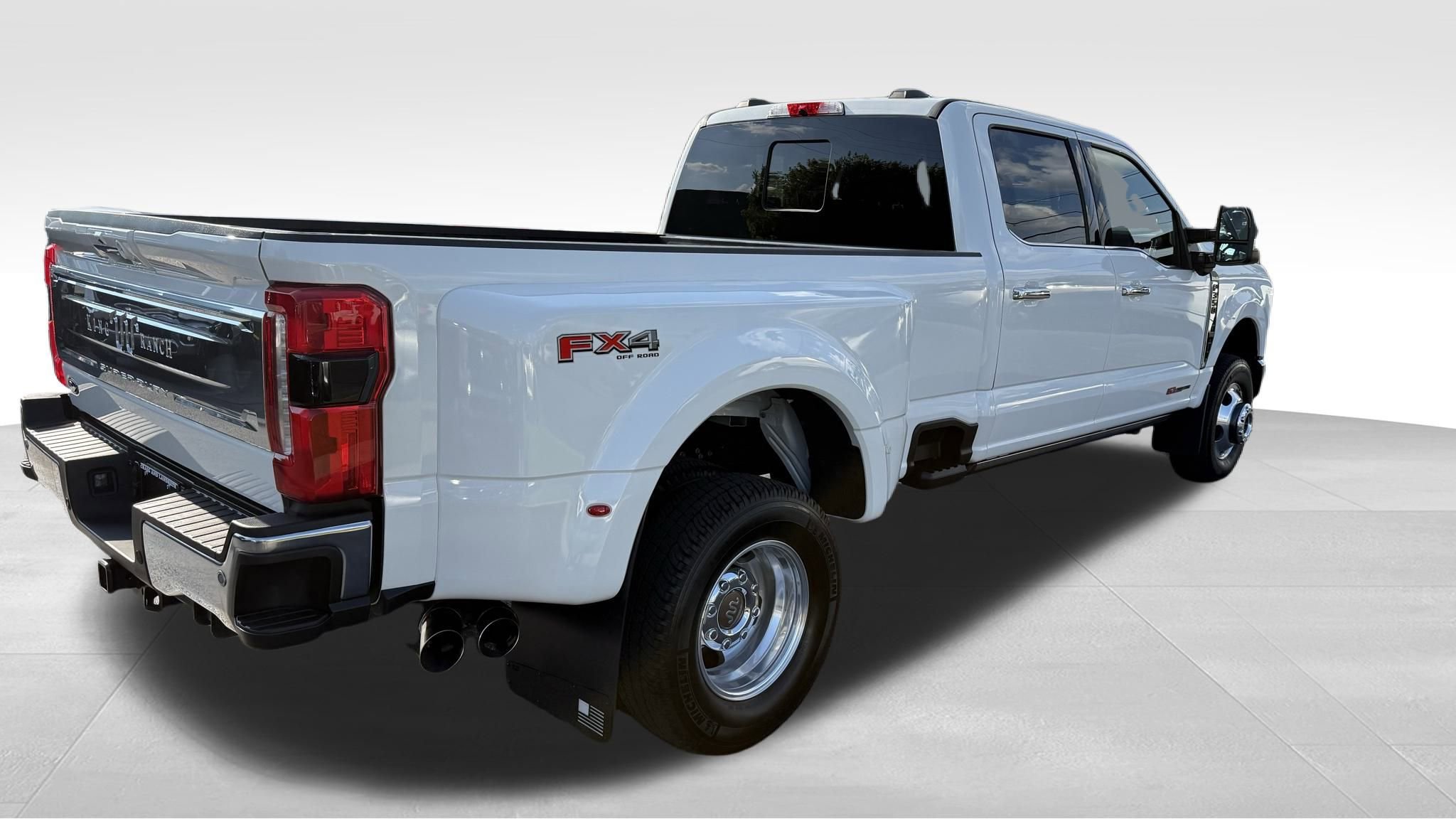 Used 2024 Ford F350 King Ranch w/ Chrome Package image 11