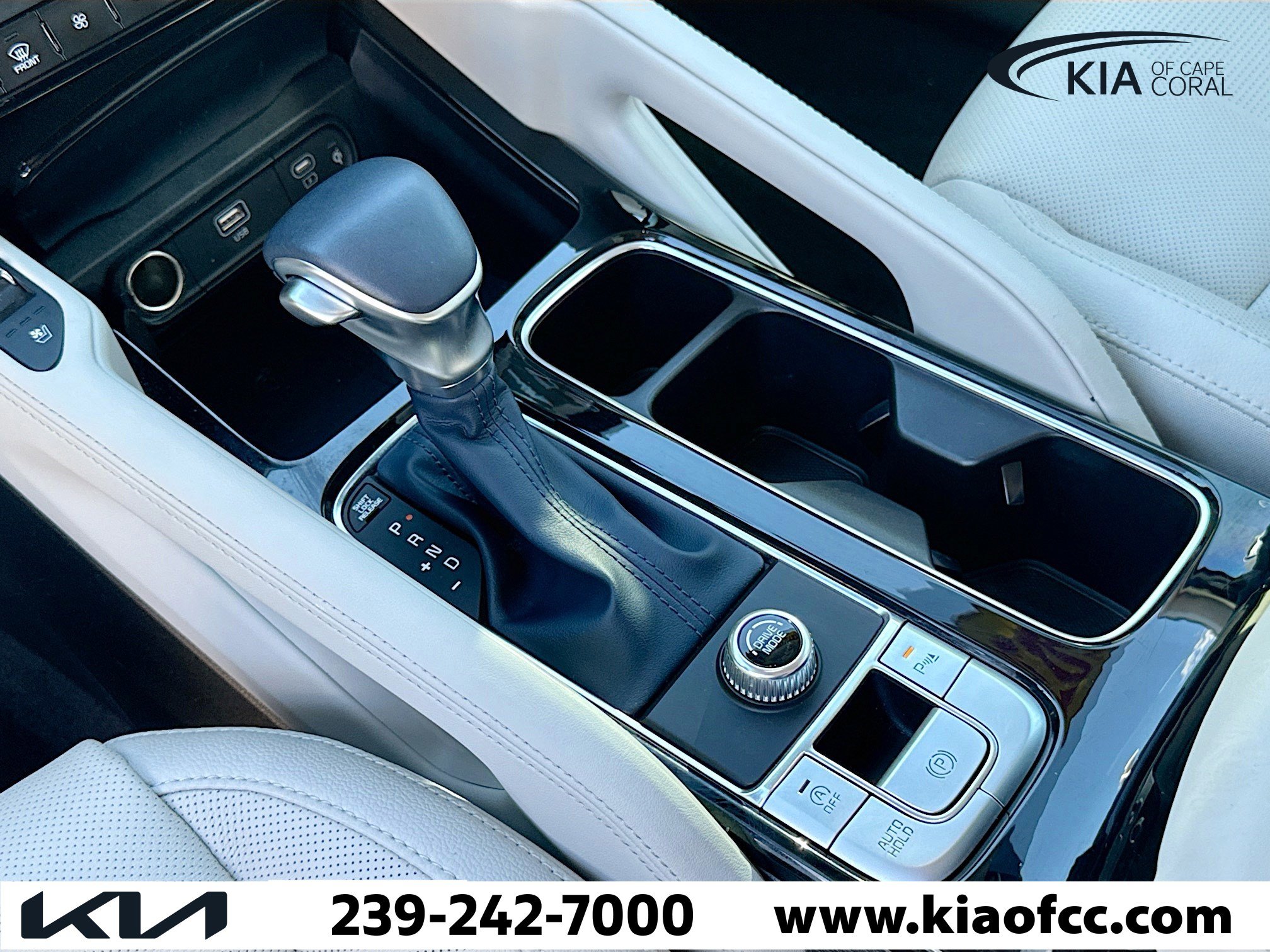 Used 2025 Kia Telluride EX w/ EX Captain's Chair Package image 29