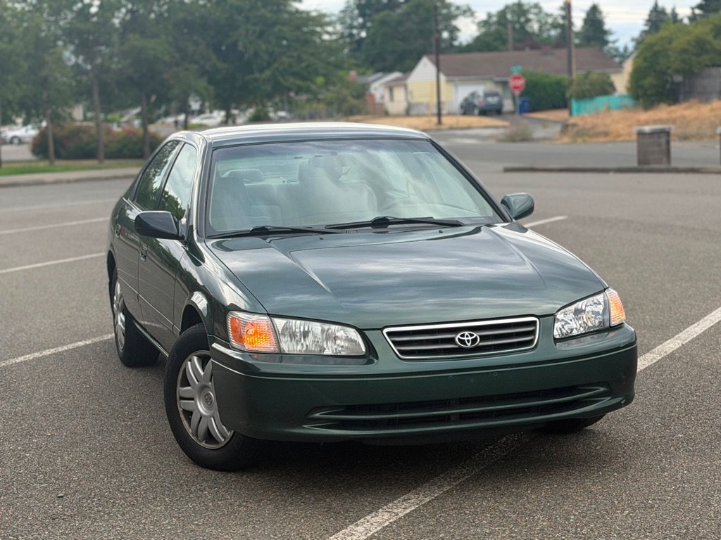 Used 2001 Toyota Camry CE FWD image 2