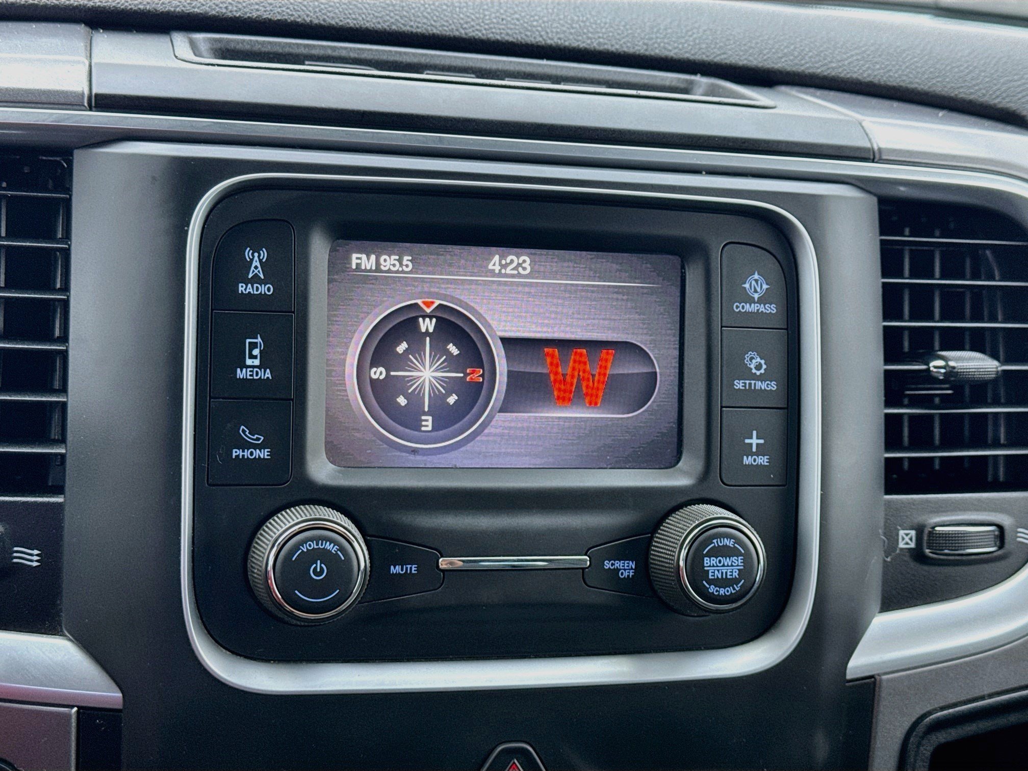 Used 2024 RAM 1500 Warlock AWD/4WD image 9