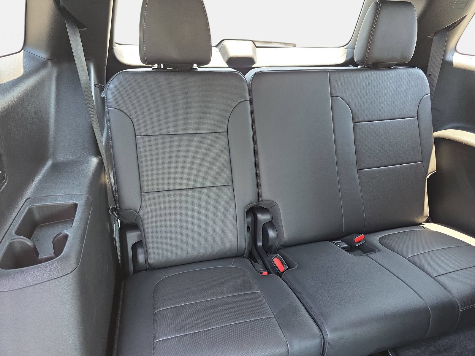 Used 2023 Chevrolet Traverse Premier FWD image 12