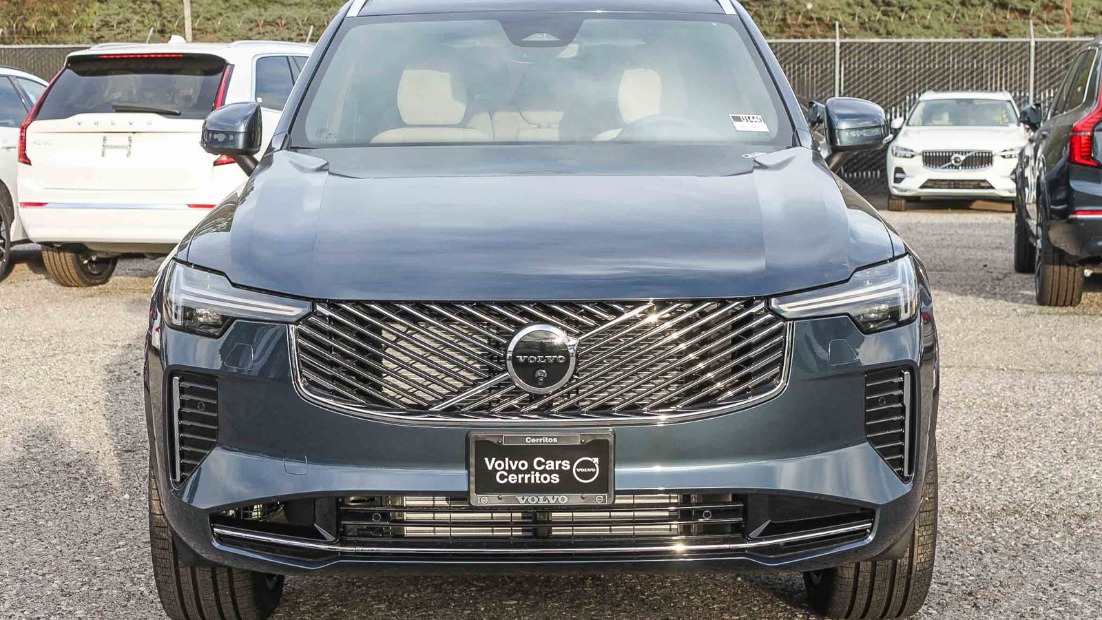 New 2026 Volvo XC90 T8 Plus w/ Protection Package Premier AWD/4WD image 2