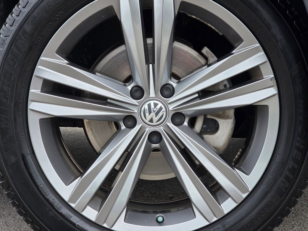 Used 2018 Volkswagen Atlas SEL w/ R-Line Package FWD image 21