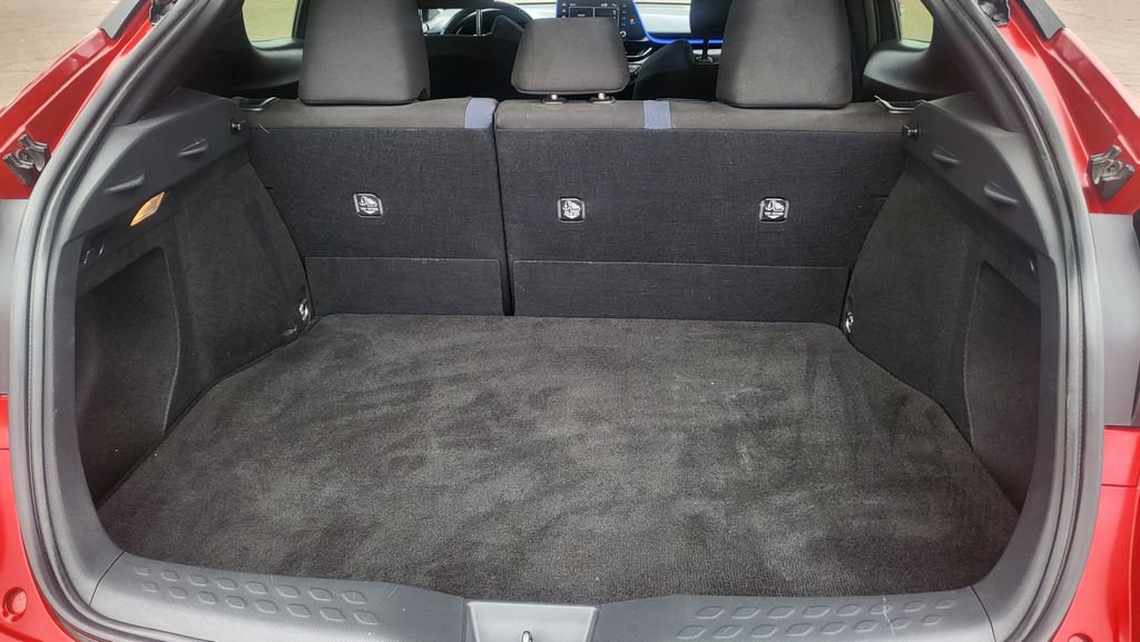 Used 2020 Toyota C-HR XLE FWD image 12