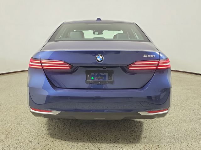 Used 2025 BMW 530i image 6