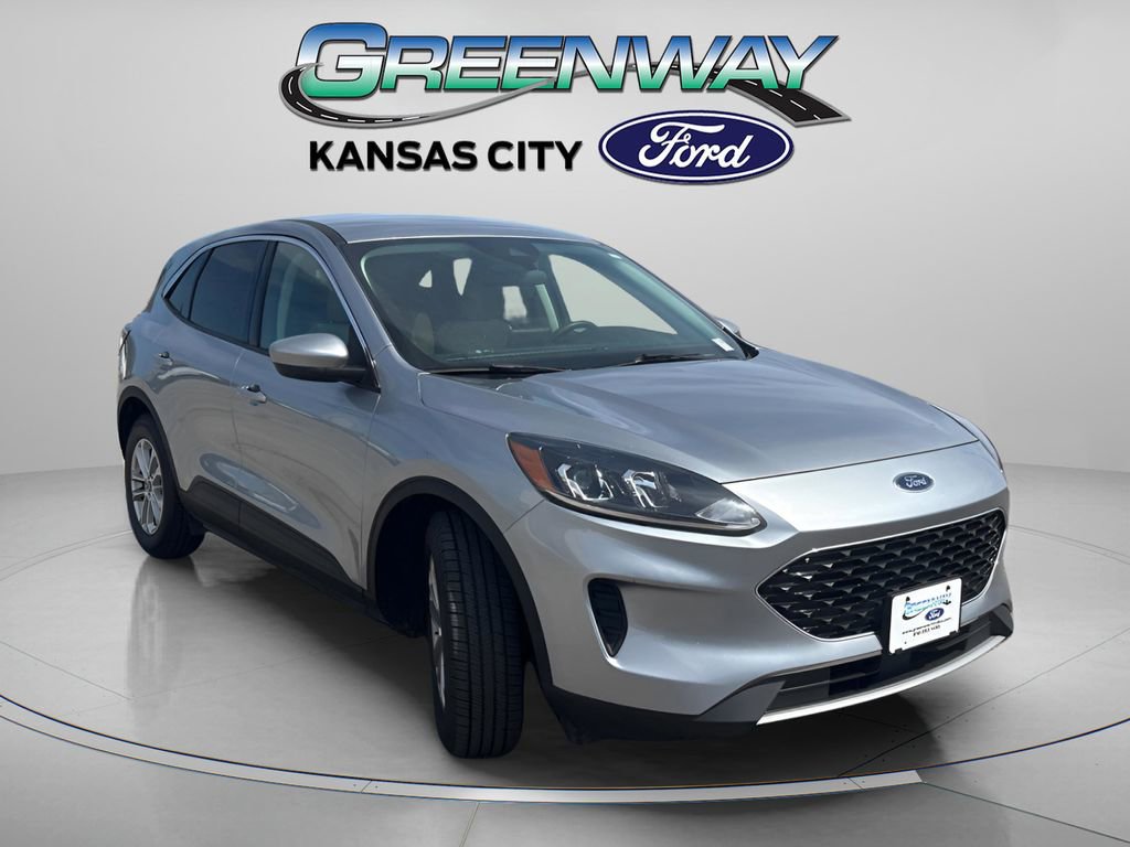 Used 2021 Ford Escape SE image 1