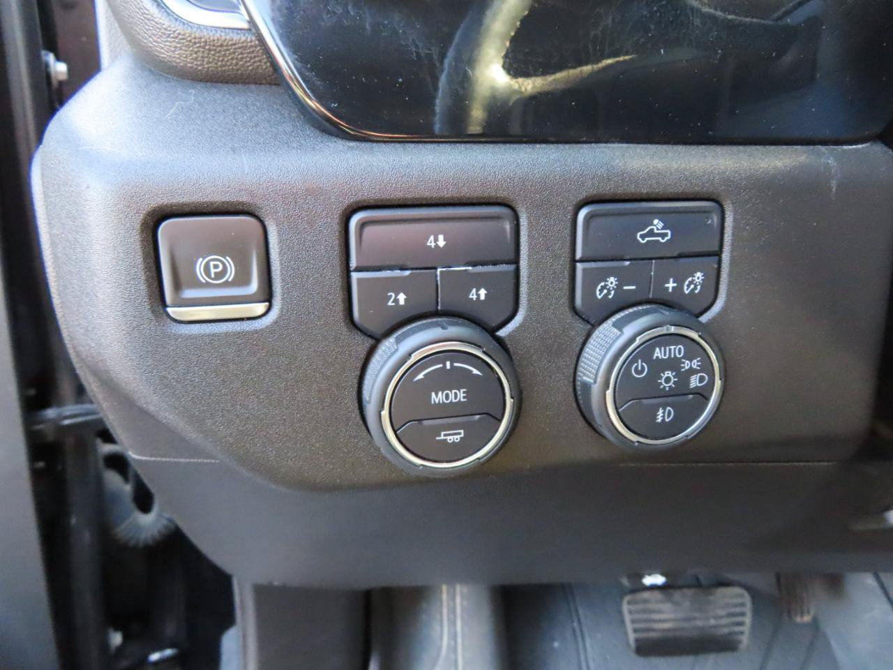 Used 2024 Chevrolet Silverado 3500 LT w/ Convenience Package AWD/4WD image 19
