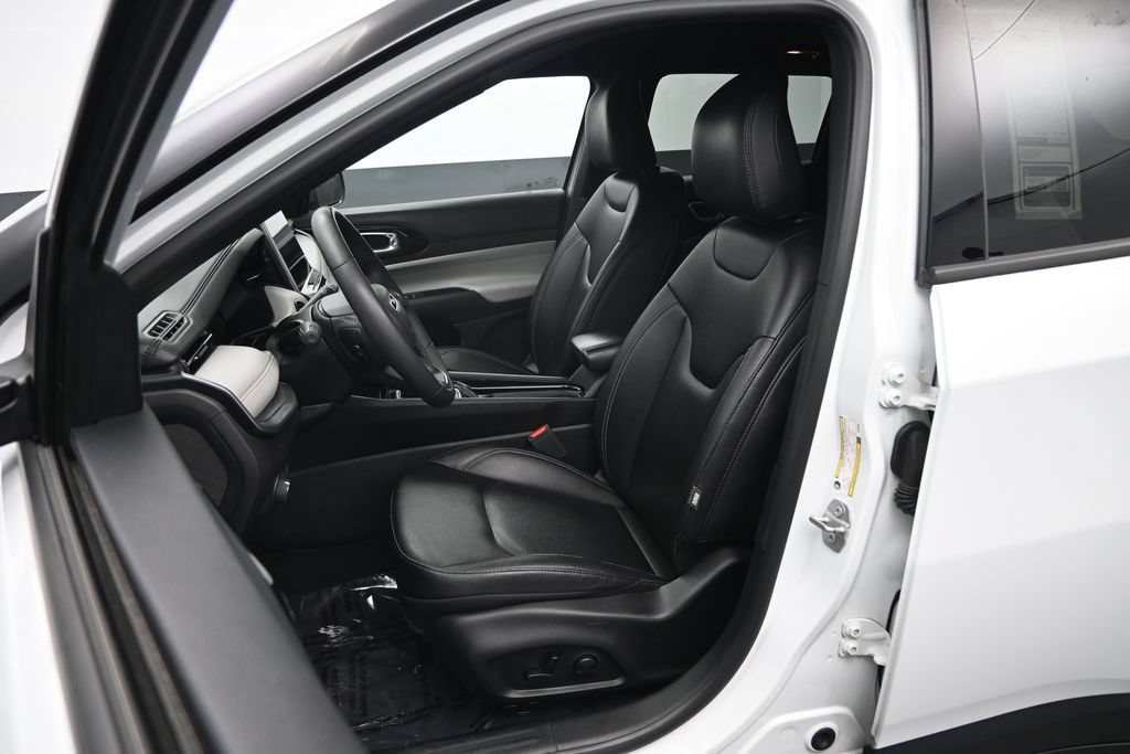Used 2025 Jeep Compass Limited AWD/4WD image 20