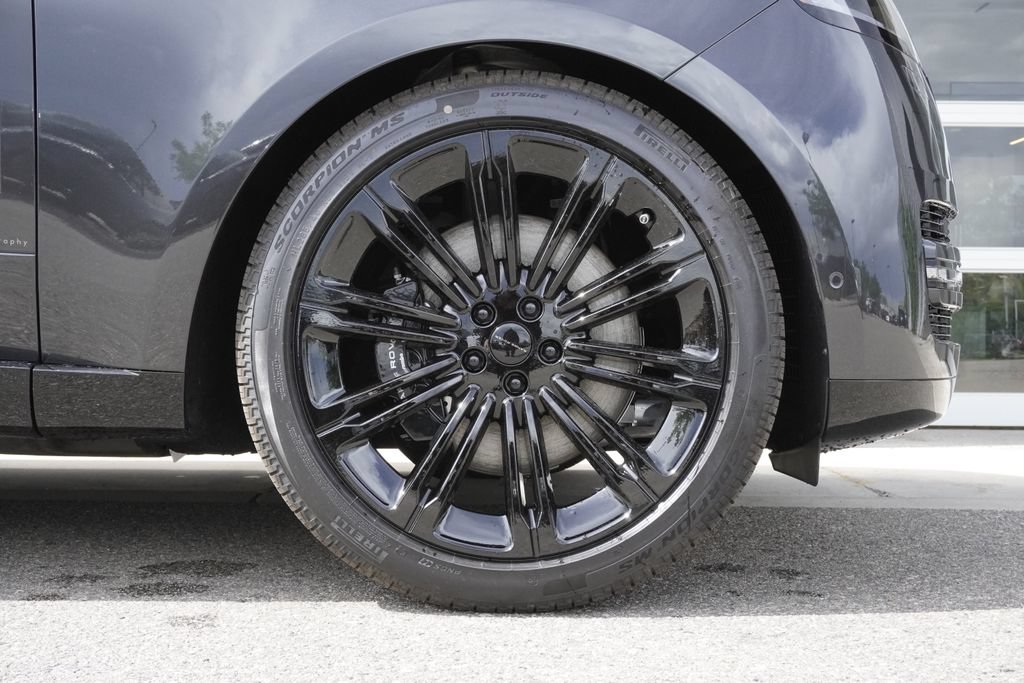 New 2026 Land Rover Range Rover Long Wheelbase Autobiography AWD/4WD image 35