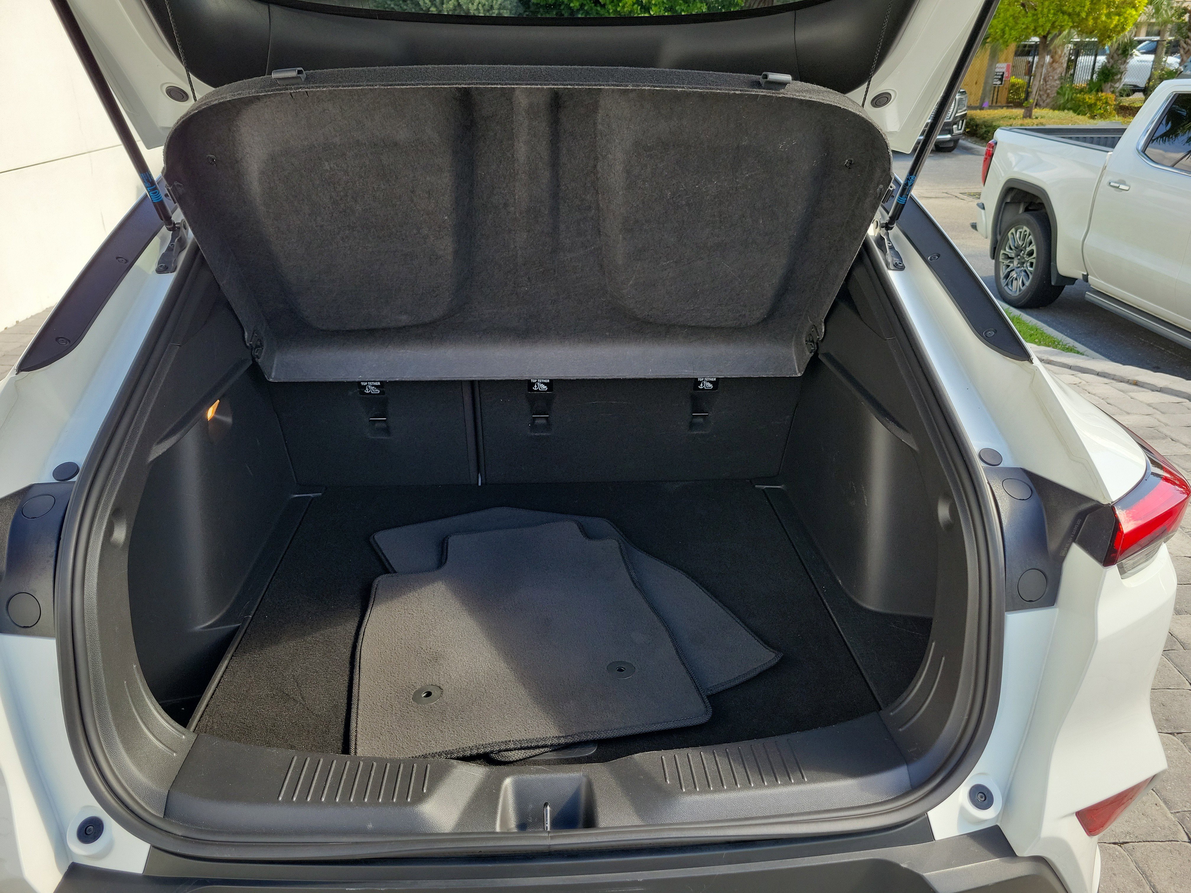 Used 2024 Buick Envista Preferred w/ Advanced Safety Package FWD image 8