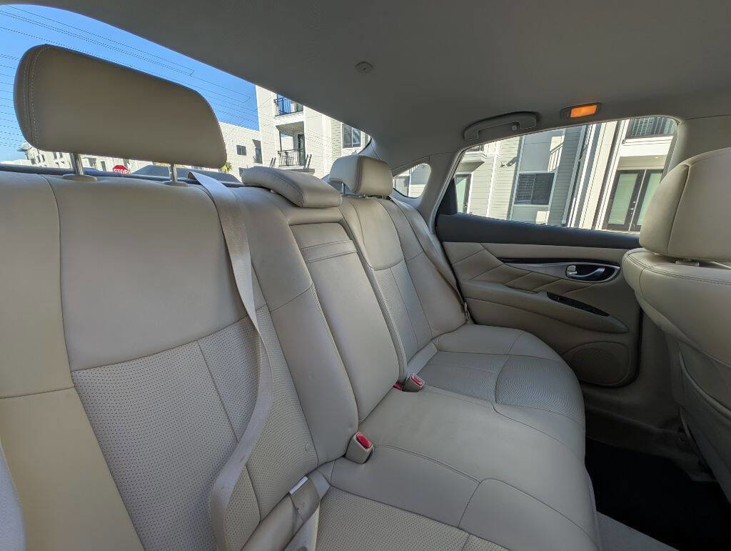Used 2012 INFINITI M37 w/ Premium Pkg image 22
