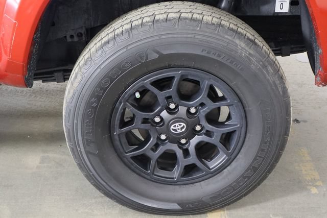Used 2021 Toyota Tacoma SR5 RWD image 32