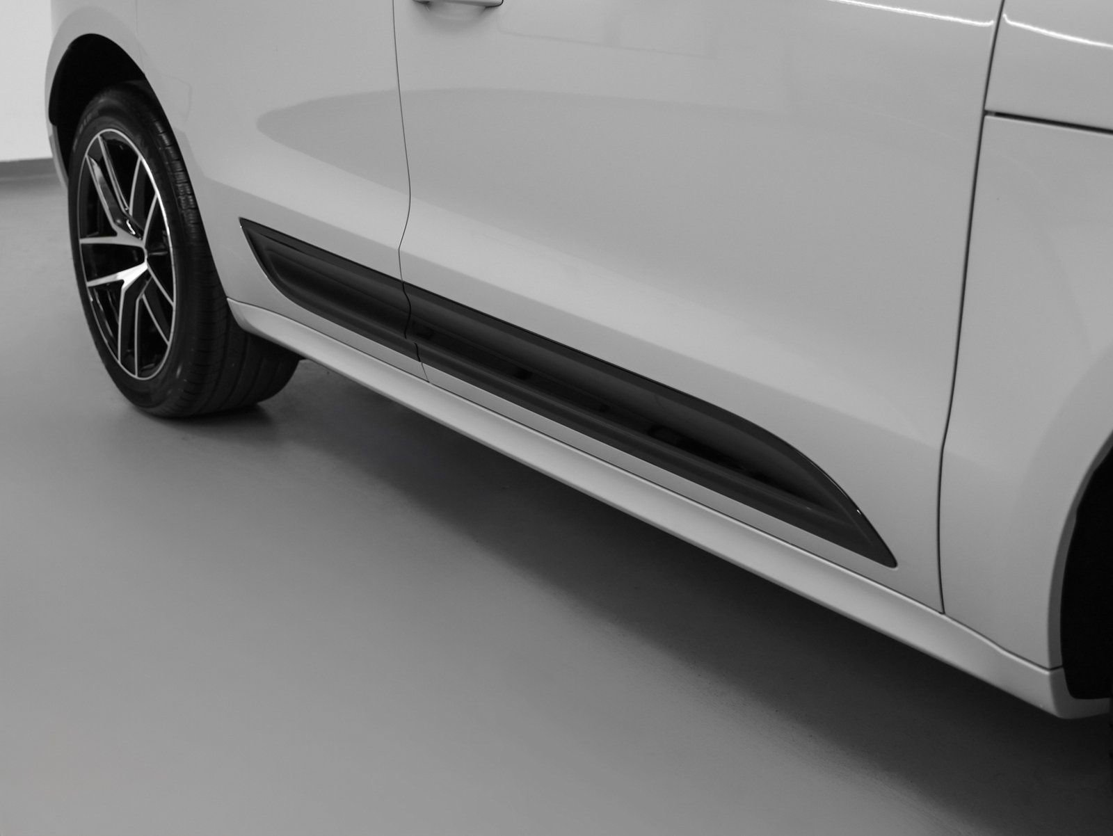 New 2026 Porsche Macan image 15