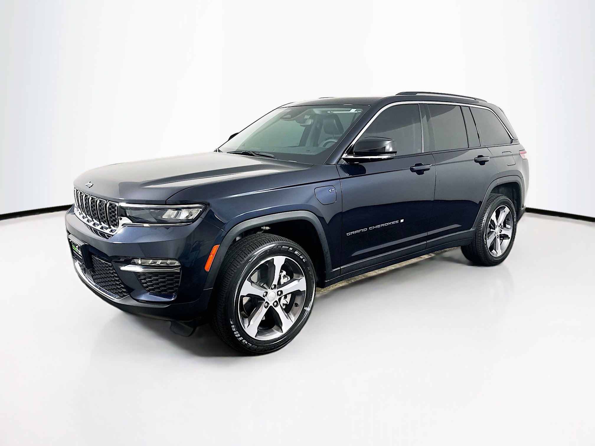 Used 2024 Jeep Grand Cherokee Limited 4xe AWD/4WD image 3
