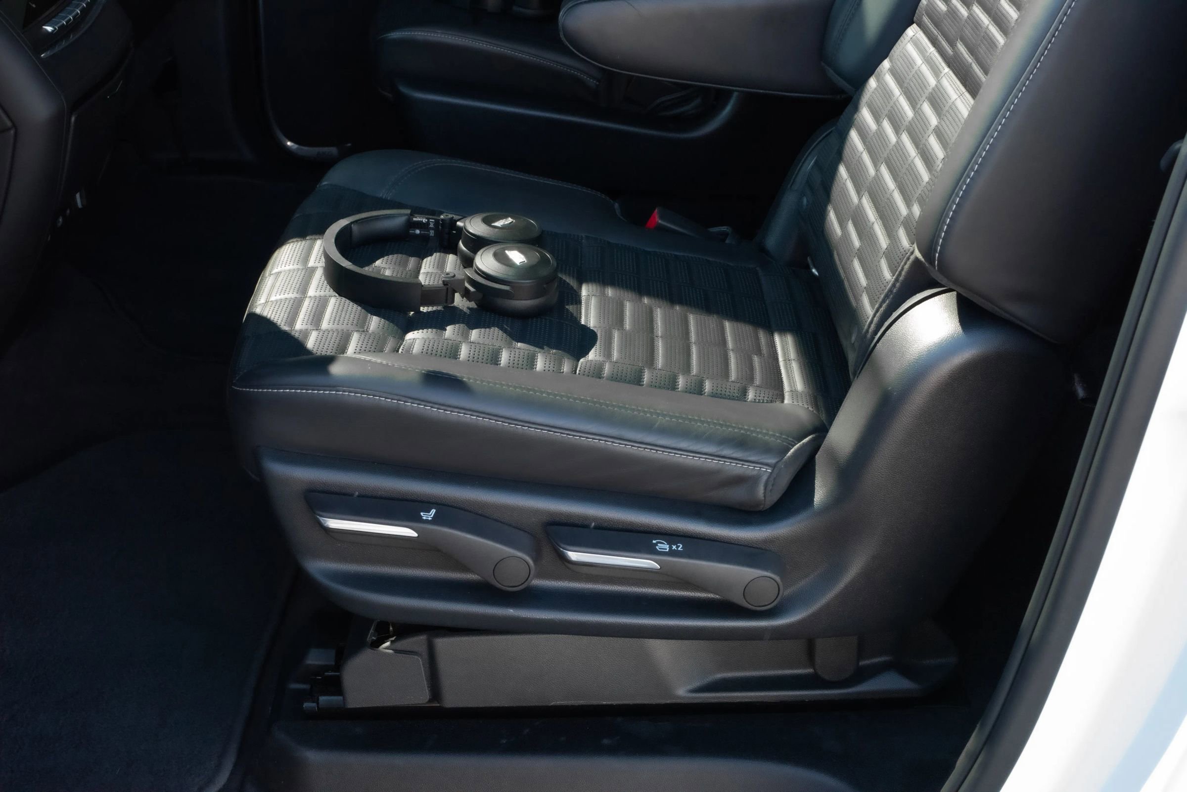 Used 2022 Cadillac Escalade ESV Sport Platinum image 20