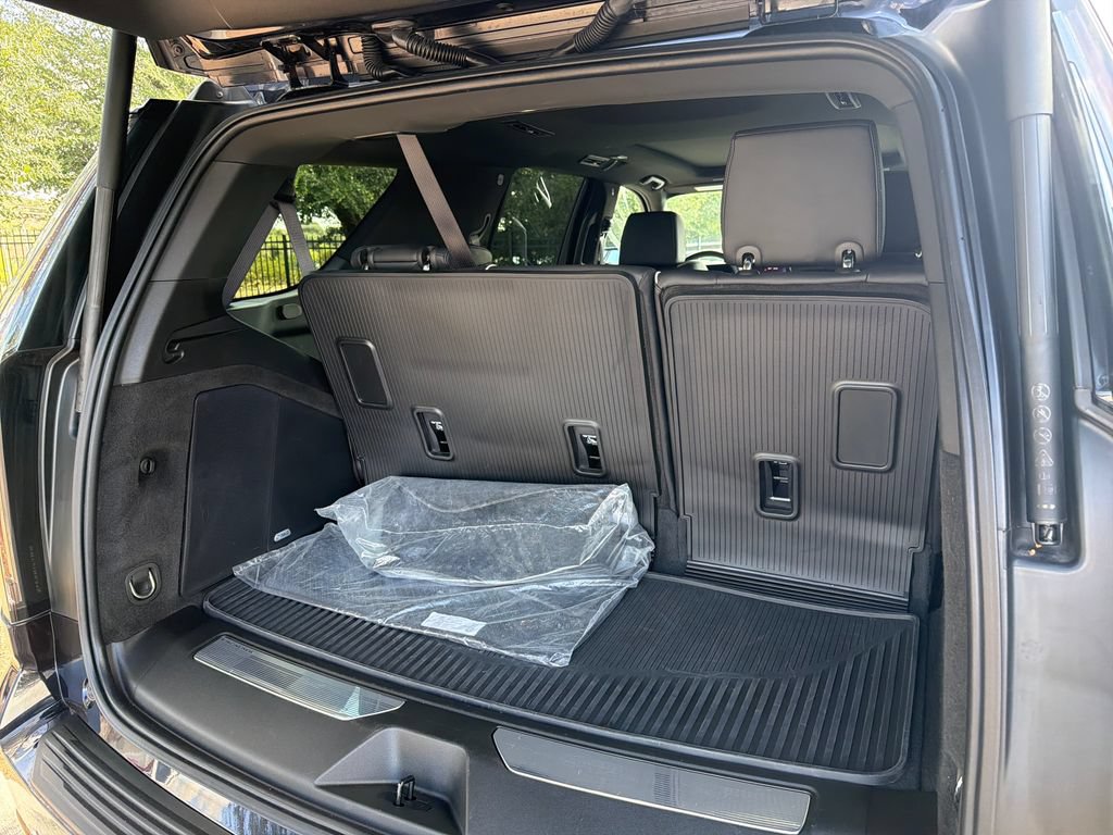 Certified 2025 Cadillac Escalade Sport w/ LPO, Floor Liner Package AWD/4WD image 45