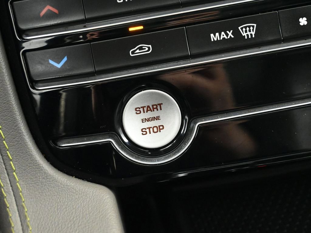 Used 2020 Jaguar F-PACE R-Sport image 36