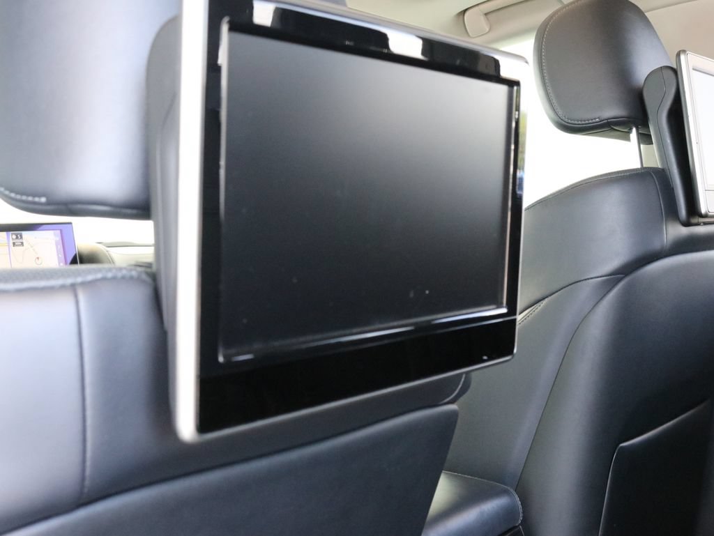 Used 2017 Lexus LX 570 4WD w/ Luxury Package image 25