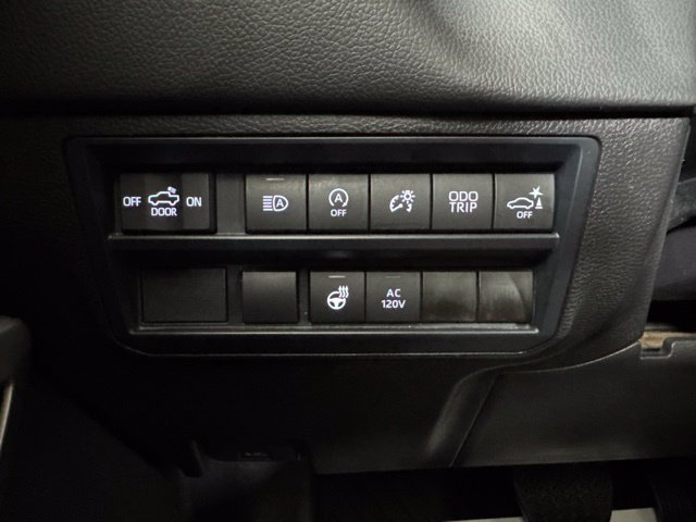 Used 2025 Toyota Tundra Limited AWD/4WD image 21