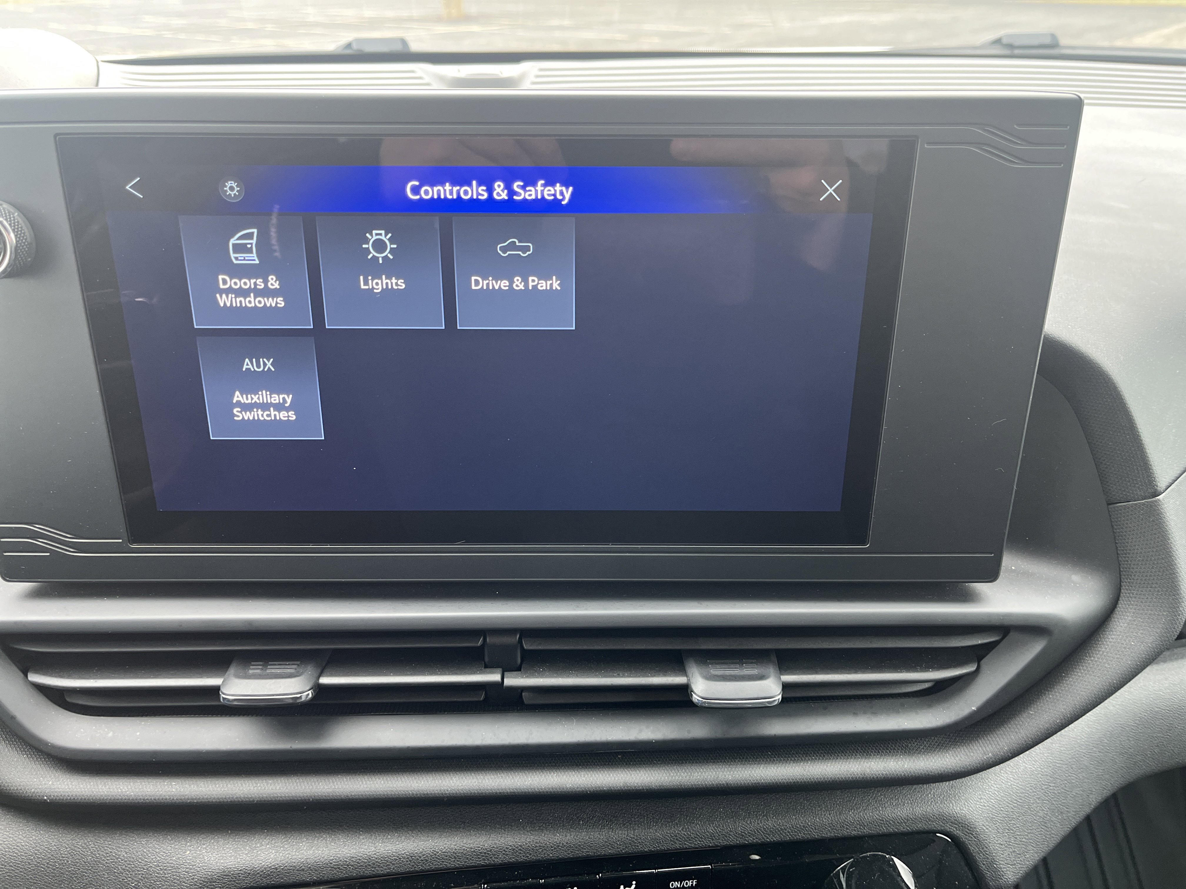 Used 2025 Chevrolet Silverado EV W/T AWD/4WD image 26