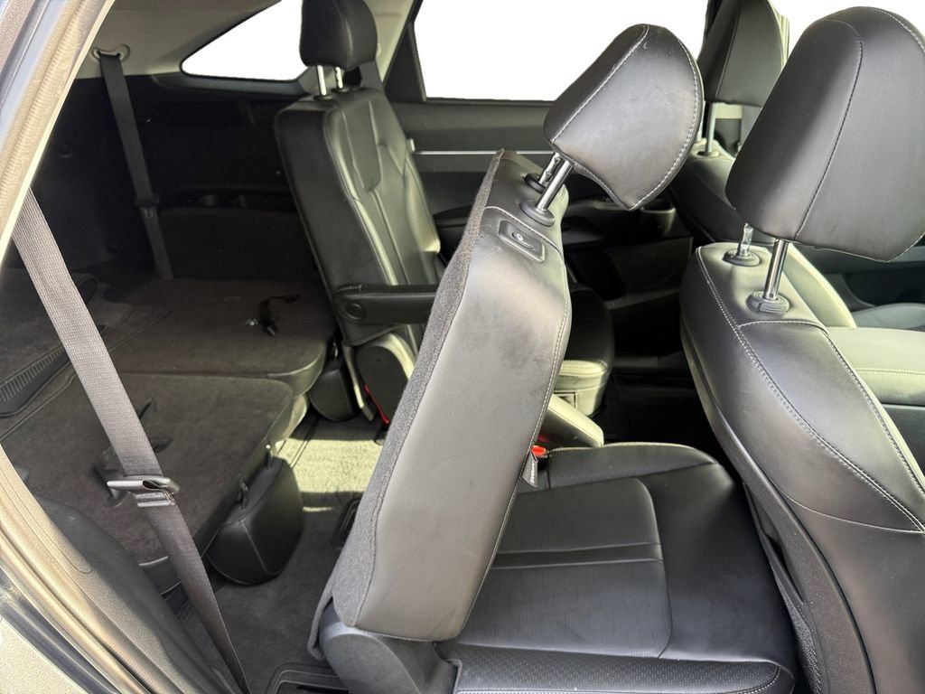 Used 2024 Kia Sorento EX w/ Panoramic Sunroof Package image 18