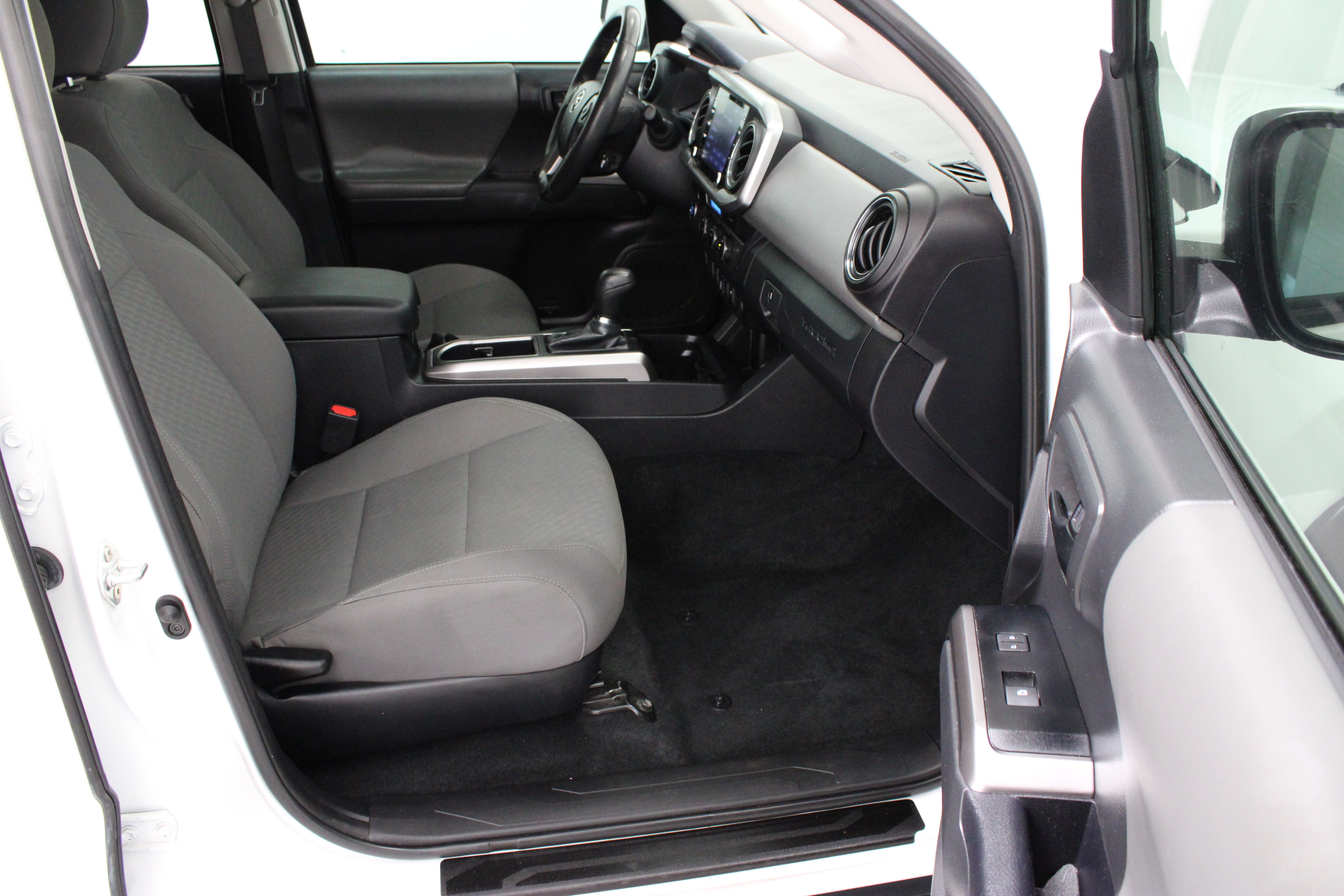 Used 2023 Toyota Tacoma SR5 RWD image 34