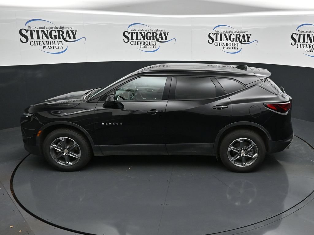 Used 2025 Chevrolet Blazer LT AWD/4WD image 21