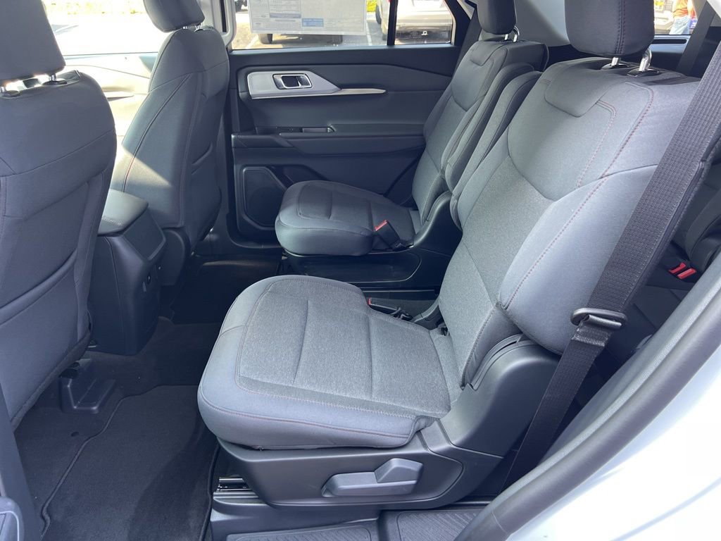 New 2026 Ford Explorer Active RWD image 13